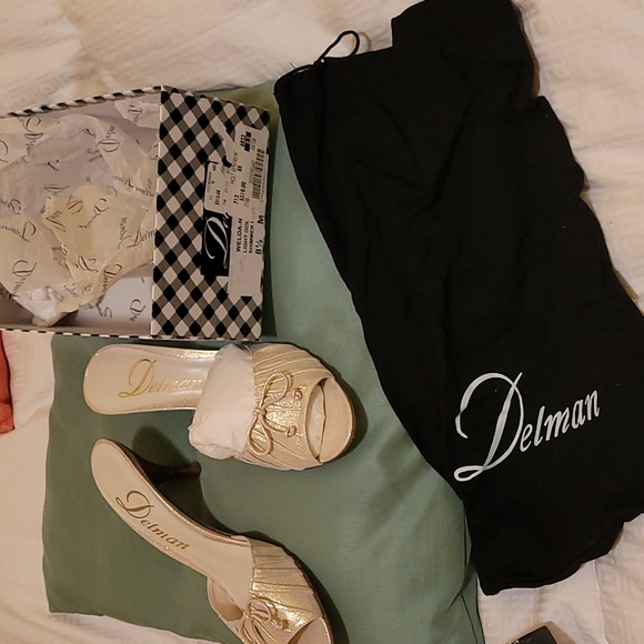 Delman gold shimmer mules - Picture 2 of 7